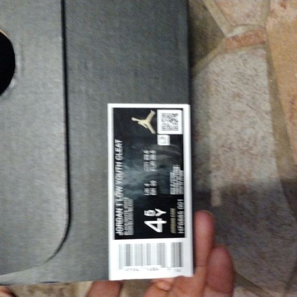 NWT Jordon 1 Low Youth Cleat size 4.5Y - Picture 8 of 9